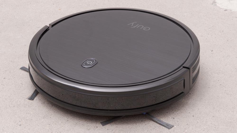 design-medium-1 Eufy RoboVac 11S Review: The Affordable, Ultra-Thin Cleaning Power